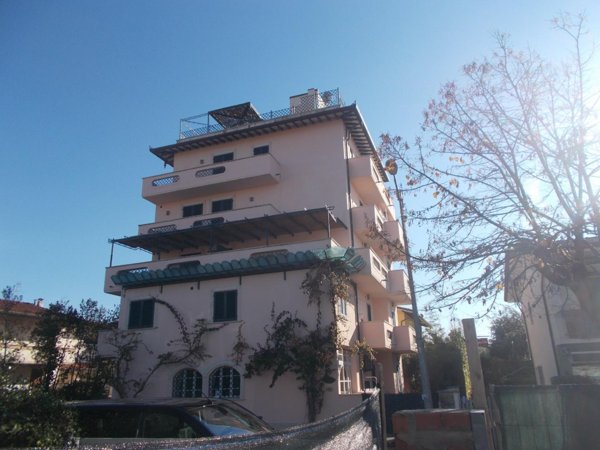 appartamento in vendita a Pietrasanta in zona Fiumetto