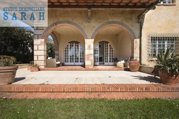 casa indipendente in vendita a Pietrasanta in zona Marina di Pietrasanta