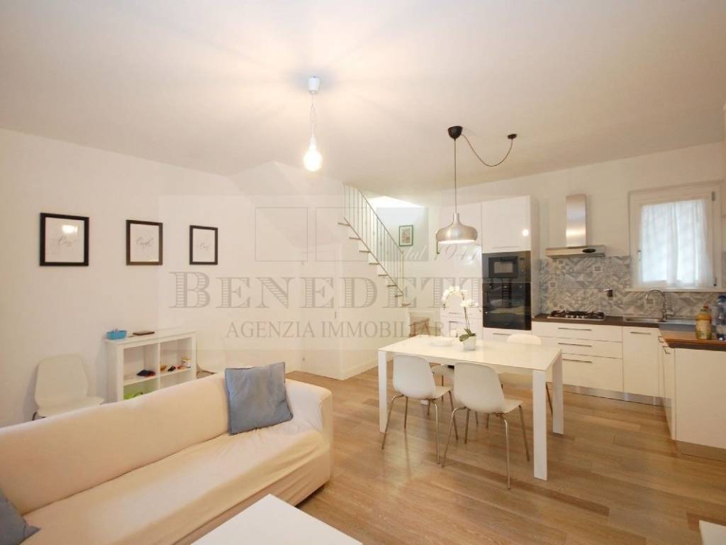 casa indipendente in vendita a Pietrasanta in zona Marina di Pietrasanta
