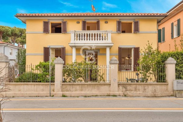casa indipendente in vendita a Pietrasanta in zona Marina di Pietrasanta
