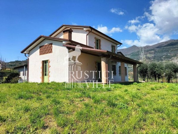 casa indipendente in vendita a Pietrasanta