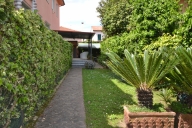 casa indipendente in vendita a Pietrasanta in zona Marina di Pietrasanta