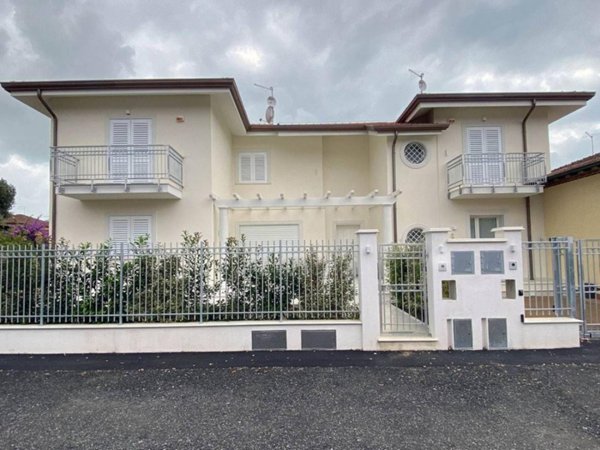 casa indipendente in vendita a Pietrasanta