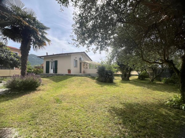 casa indipendente in vendita a Pietrasanta