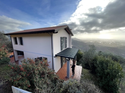 casa indipendente in vendita a Pietrasanta in zona Capezzano Monte