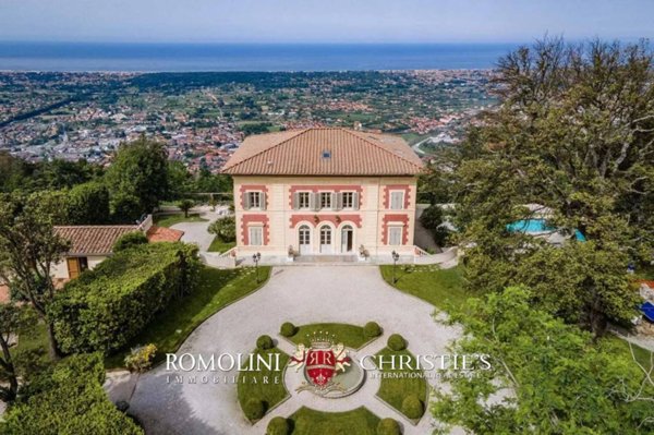 villa in vendita a Pietrasanta
