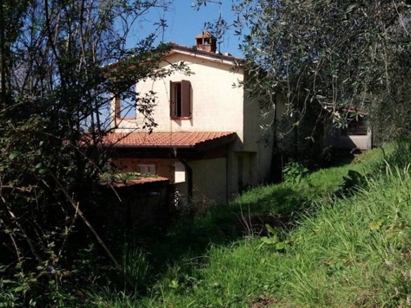 casa indipendente in vendita a Pietrasanta
