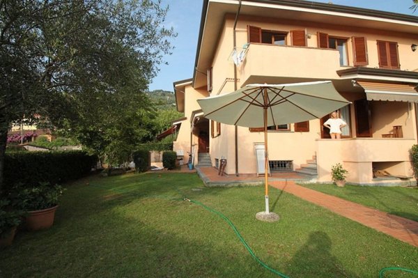 casa indipendente in vendita a Pietrasanta