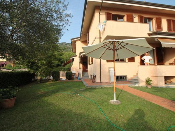 casa indipendente in vendita a Pietrasanta