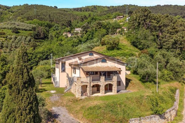 casa indipendente in vendita a Pietrasanta