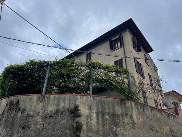 casa indipendente in vendita a Pietrasanta