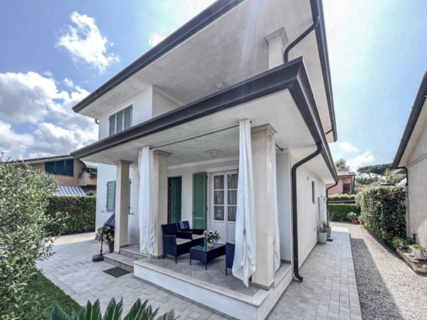 casa indipendente in vendita a Pietrasanta in zona Marina di Pietrasanta