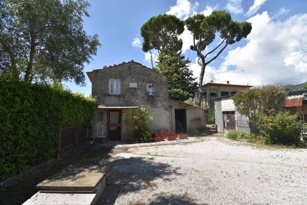 casa indipendente in vendita a Pietrasanta