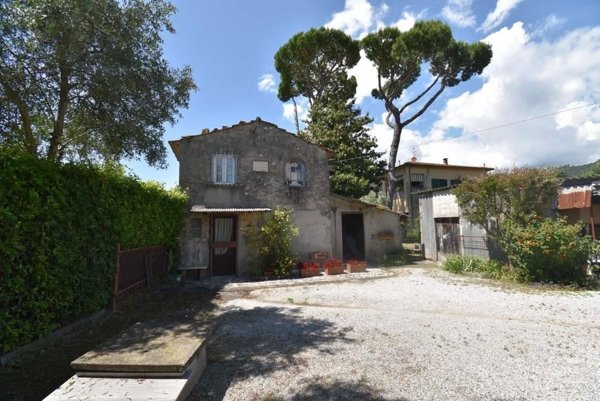 casa indipendente in vendita a Pietrasanta
