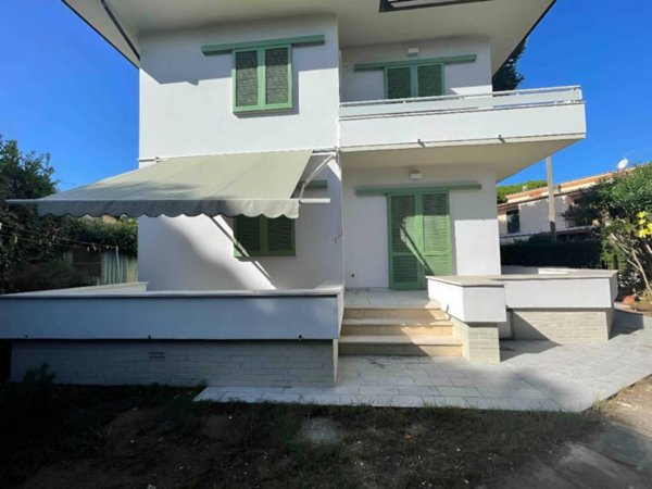 casa indipendente in vendita a Pietrasanta in zona Marina di Pietrasanta