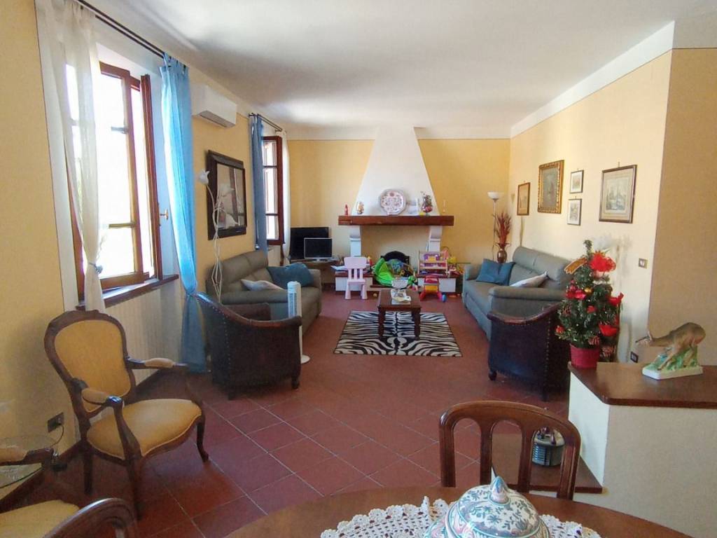 appartamento in vendita a Pietrasanta in zona Motrone