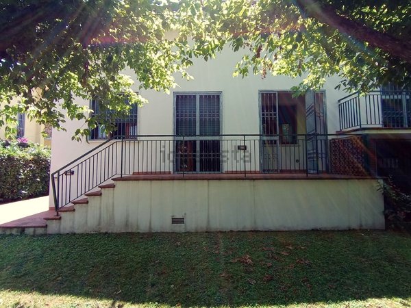 casa indipendente in vendita a Pietrasanta in zona Tonfano