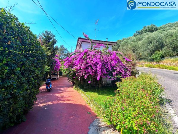 casa indipendente in vendita a Pietrasanta