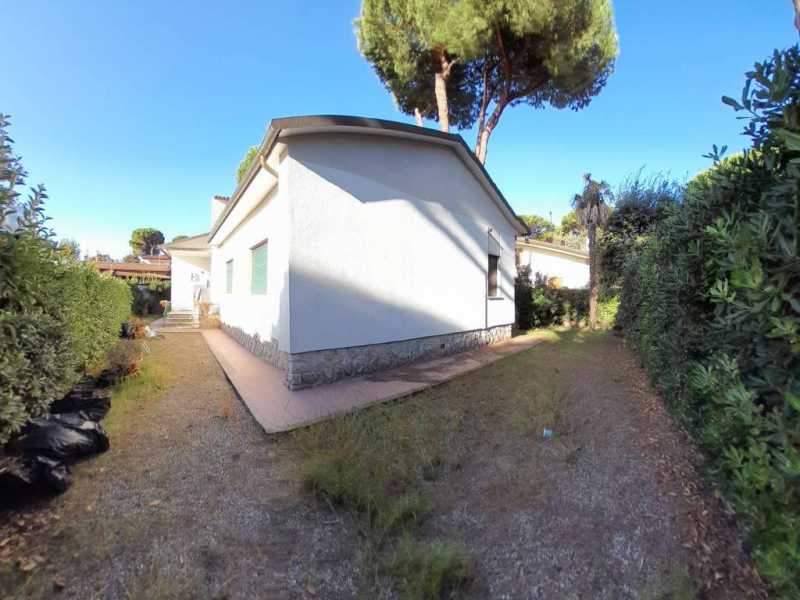 casa indipendente in vendita a Pietrasanta in zona Tonfano