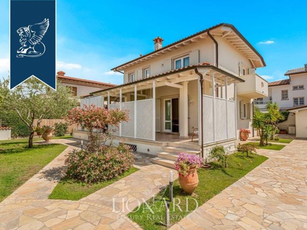 casa indipendente in vendita a Pietrasanta in zona Marina di Pietrasanta