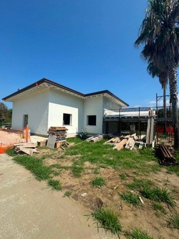 casa indipendente in vendita a Pietrasanta in zona Marina di Pietrasanta