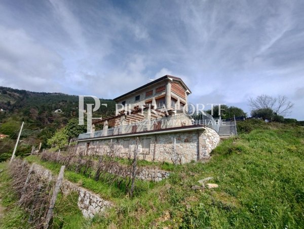 casale in vendita a Pietrasanta in zona Strettoia