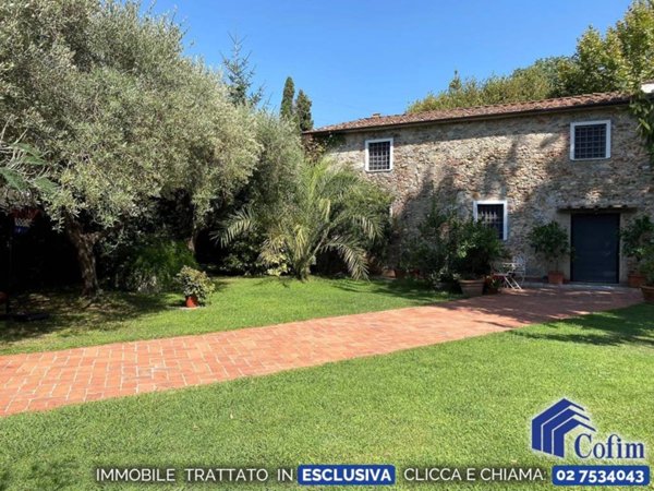 casa indipendente in vendita a Pietrasanta