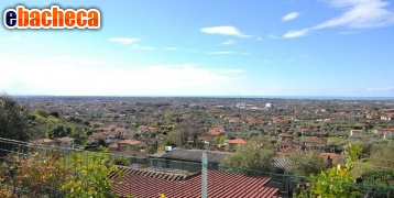 casa indipendente in vendita a Pietrasanta in zona Strettoia