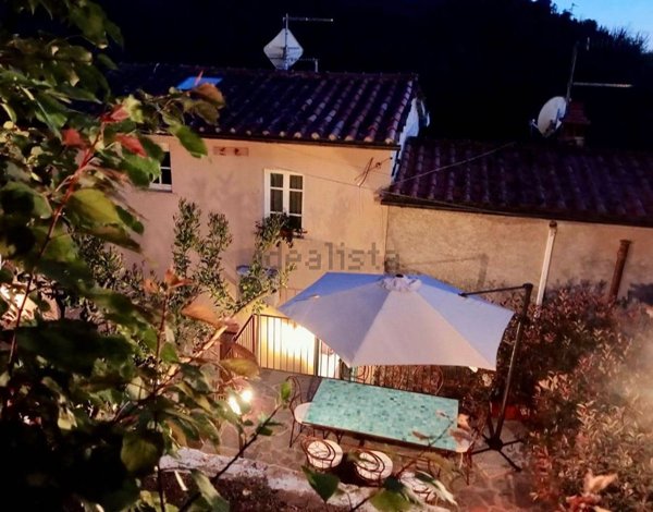 casa indipendente in vendita a Pietrasanta in zona Solaio