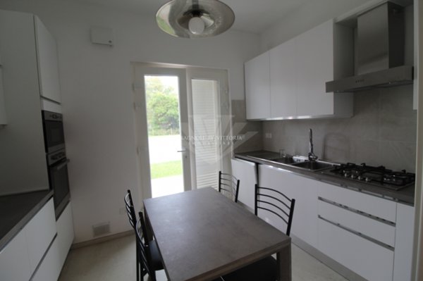 casa indipendente in vendita a Pietrasanta in zona Fiumetto