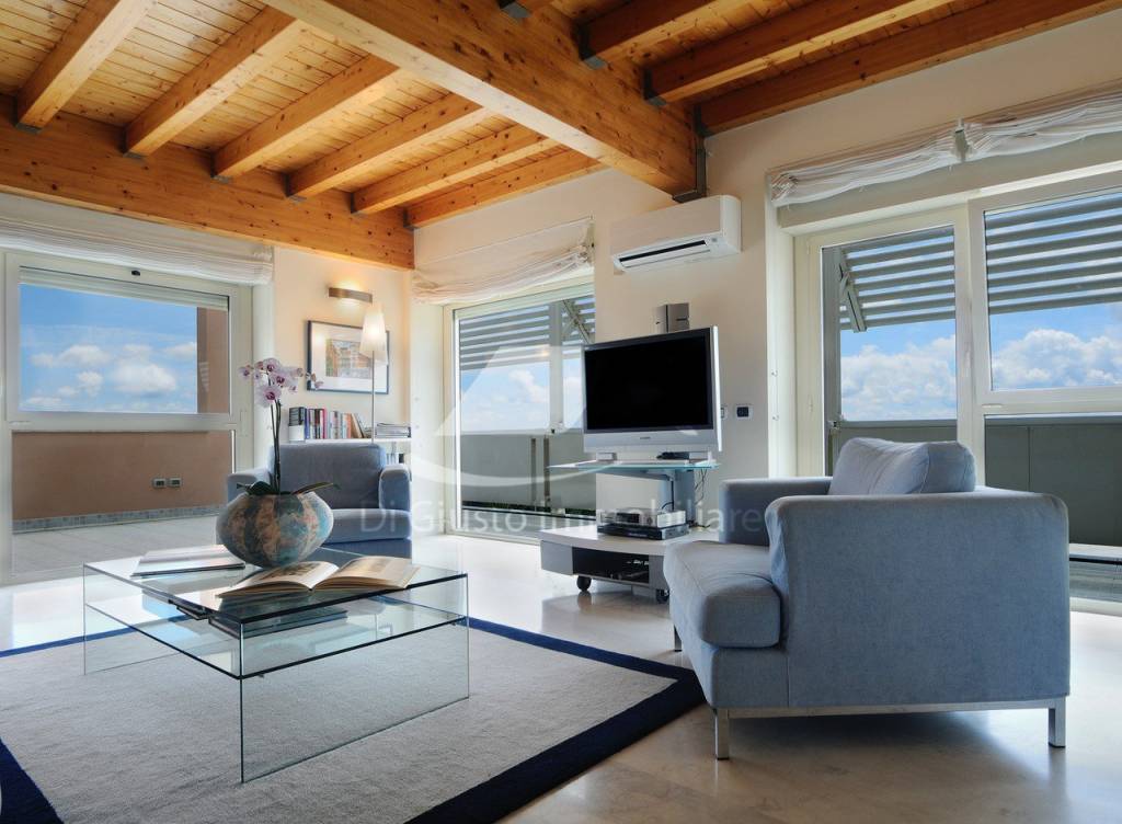 appartamento in vendita a Pietrasanta in zona Marina di Pietrasanta