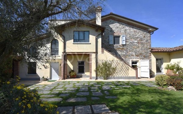 casa indipendente in vendita a Pietrasanta