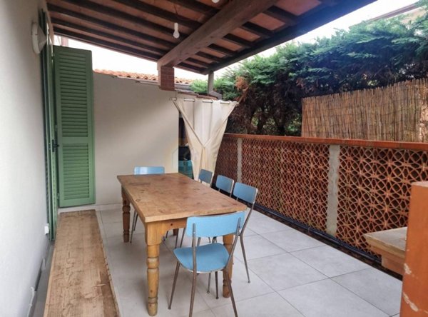 casa indipendente in vendita a Pietrasanta in zona Tonfano