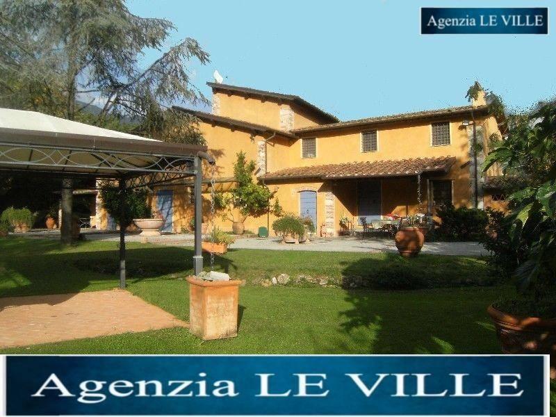 casa indipendente in vendita a Pietrasanta