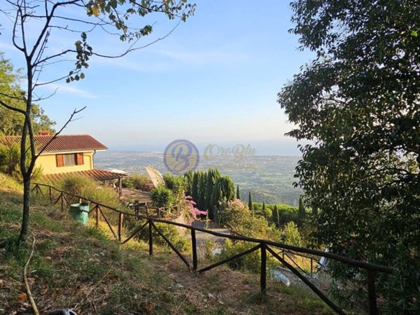 casa indipendente in vendita a Pietrasanta