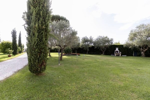 casa indipendente in vendita a Pietrasanta