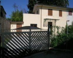 casa indipendente in vendita a Pietrasanta