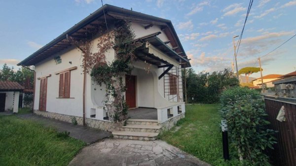 casa indipendente in vendita a Pietrasanta