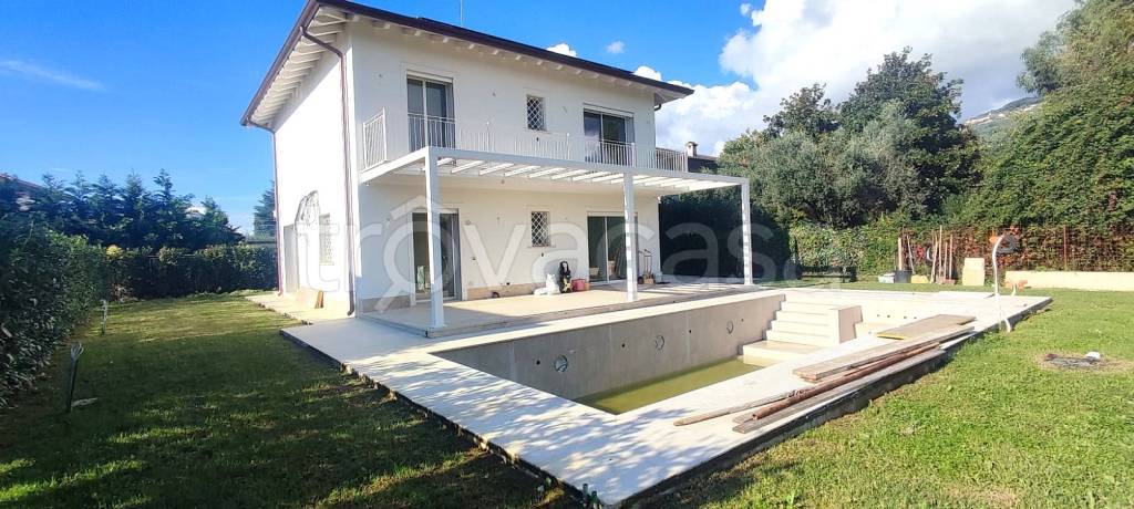 casa indipendente in vendita a Pietrasanta