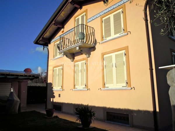 casa indipendente in vendita a Pietrasanta in zona Fiumetto