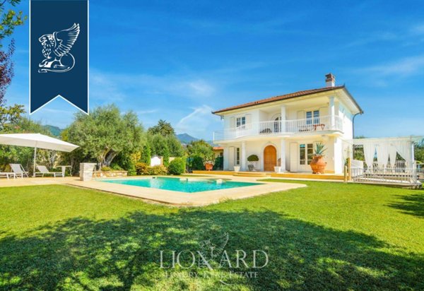 casa indipendente in vendita a Pietrasanta
