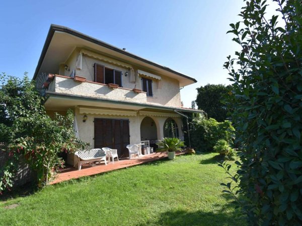 casa indipendente in vendita a Pietrasanta