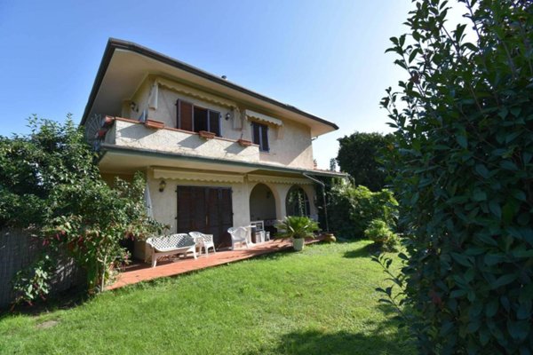 casa indipendente in vendita a Pietrasanta