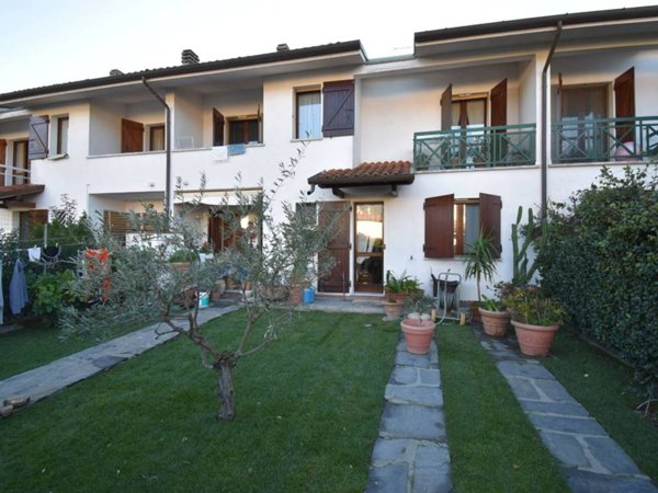casa indipendente in vendita a Pietrasanta