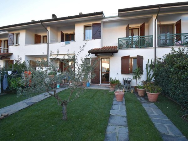 casa indipendente in vendita a Pietrasanta