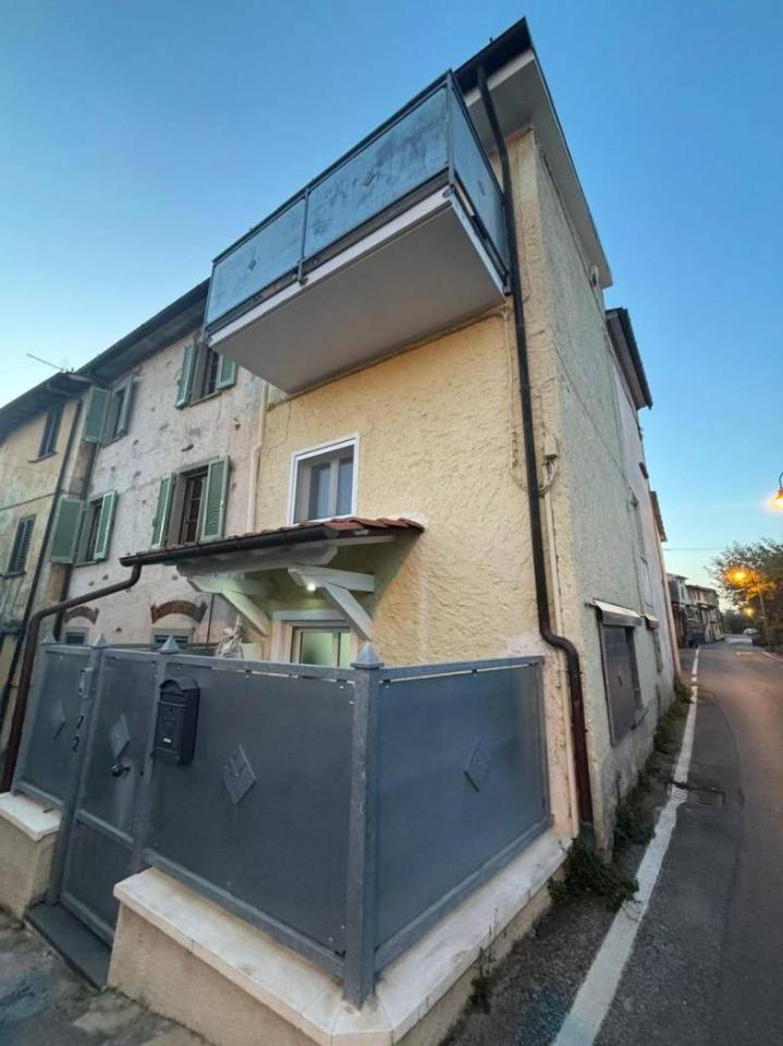 casa indipendente in vendita a Pietrasanta in zona Crociale