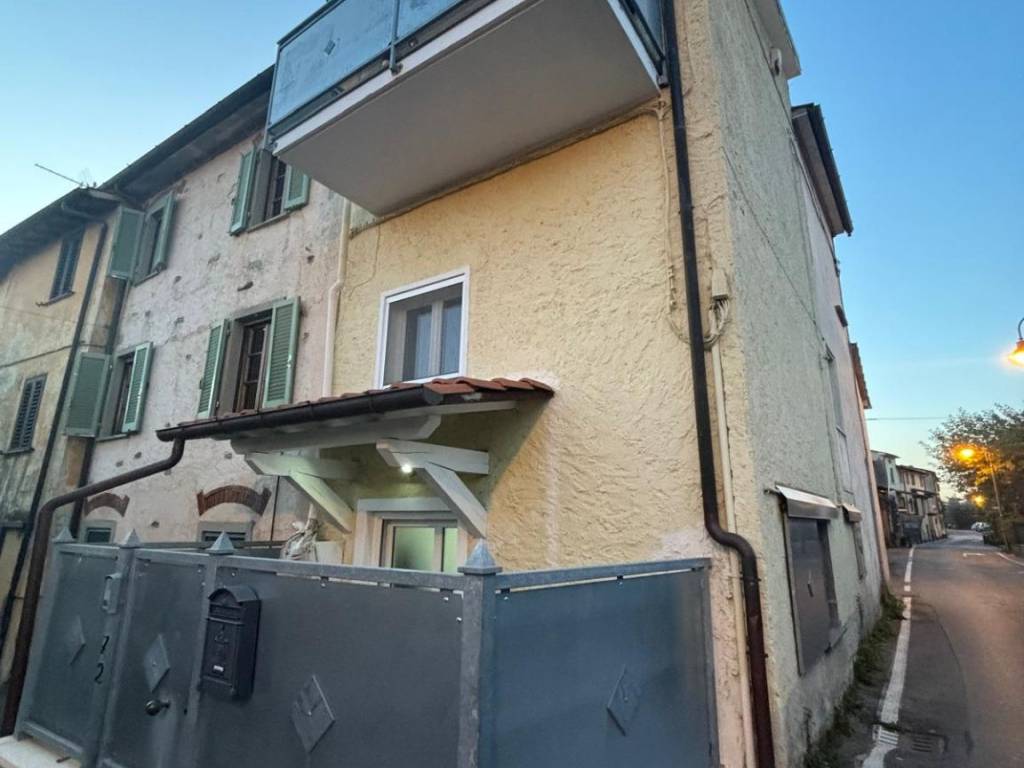 casa indipendente in vendita a Pietrasanta in zona Crociale
