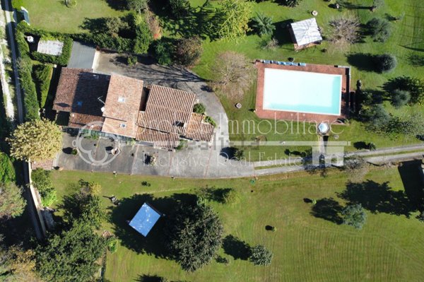 casa indipendente in vendita a Pietrasanta