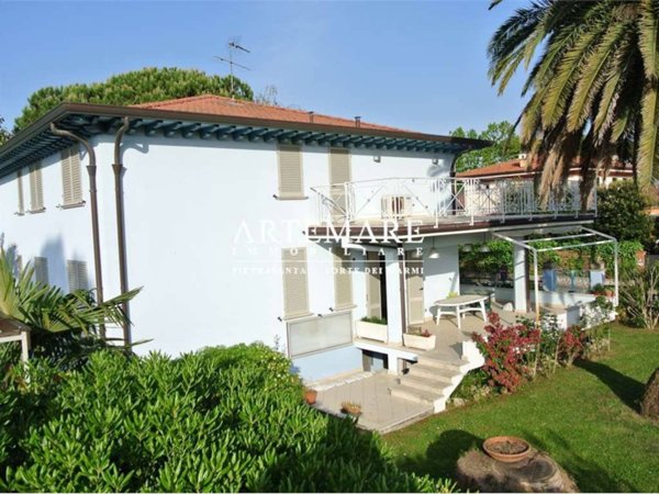 casa indipendente in vendita a Pietrasanta in zona Marina di Pietrasanta