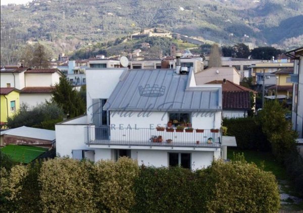 casa indipendente in vendita a Pietrasanta